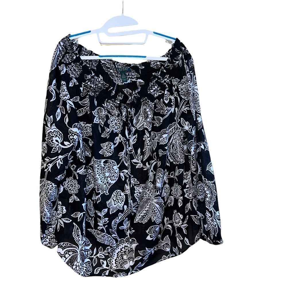 RALPH LAUREN light top. Black / white floral  Like new. 1x